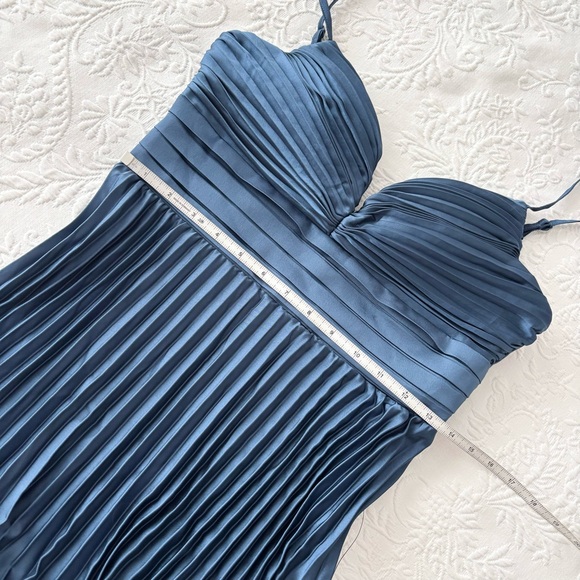 NWT Lulus Fabulous Perfection Navy Blue Satin Pleated Midi Dress Small - Picture 7 of 7
